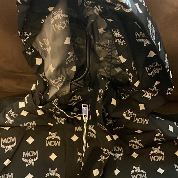 Mcm - Picture 2 of 2